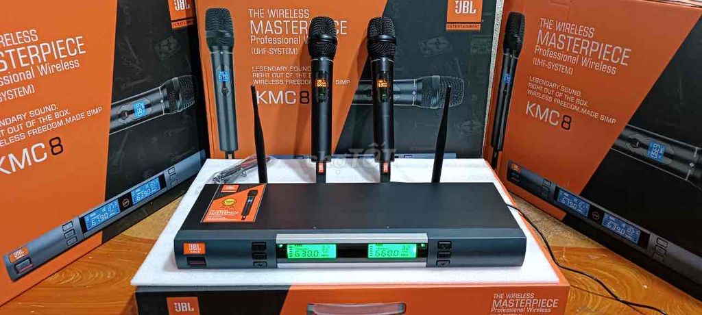 https://banoka.vn/Micro karaoke không dây JBL KMC8 (1)